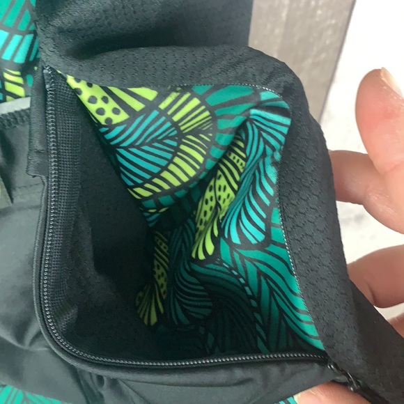 NWT Moxie Cycling Emerald Aqua & Lime Tee size Small - Picture 9 of 11